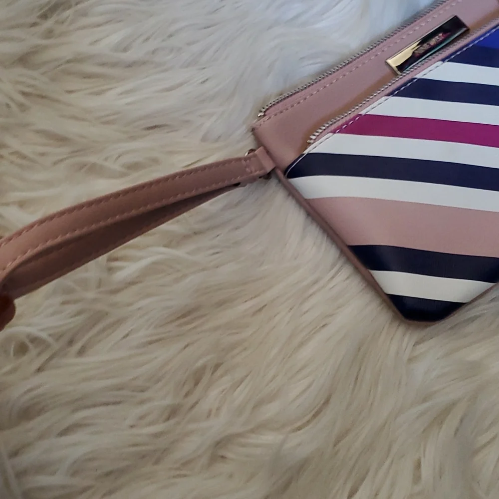 Nine West Alyce wristlet